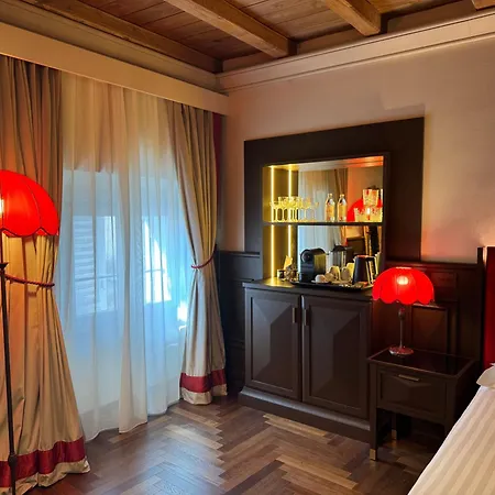 Palazzo Gambirasi Luxury Suite Roma