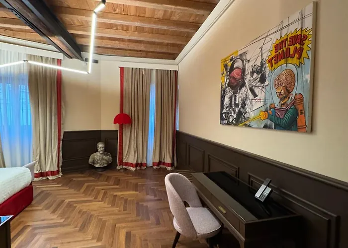 Palazzo Gambirasi Luxury Affittacamere 4*