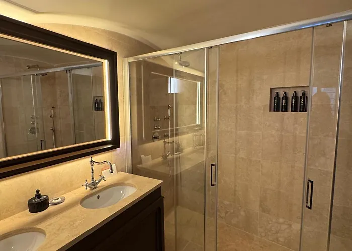 Konukevi Palazzo Gambirasi Luxury Roma