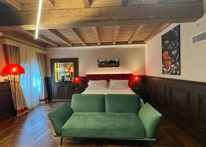Palazzo Gambirasi Luxury 4* Rzym
