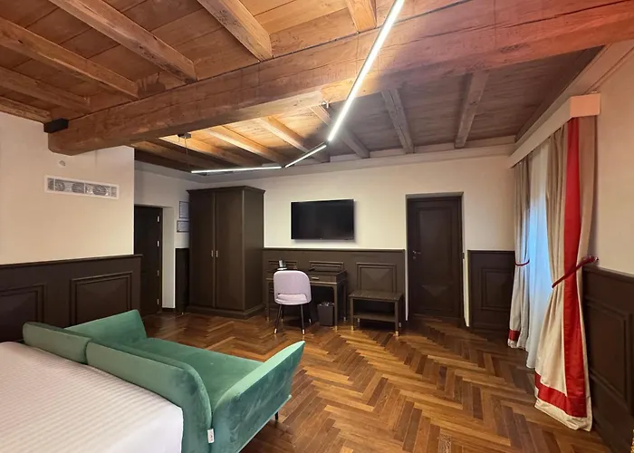 Palazzo Gambirasi Luxury 4* Rzym
